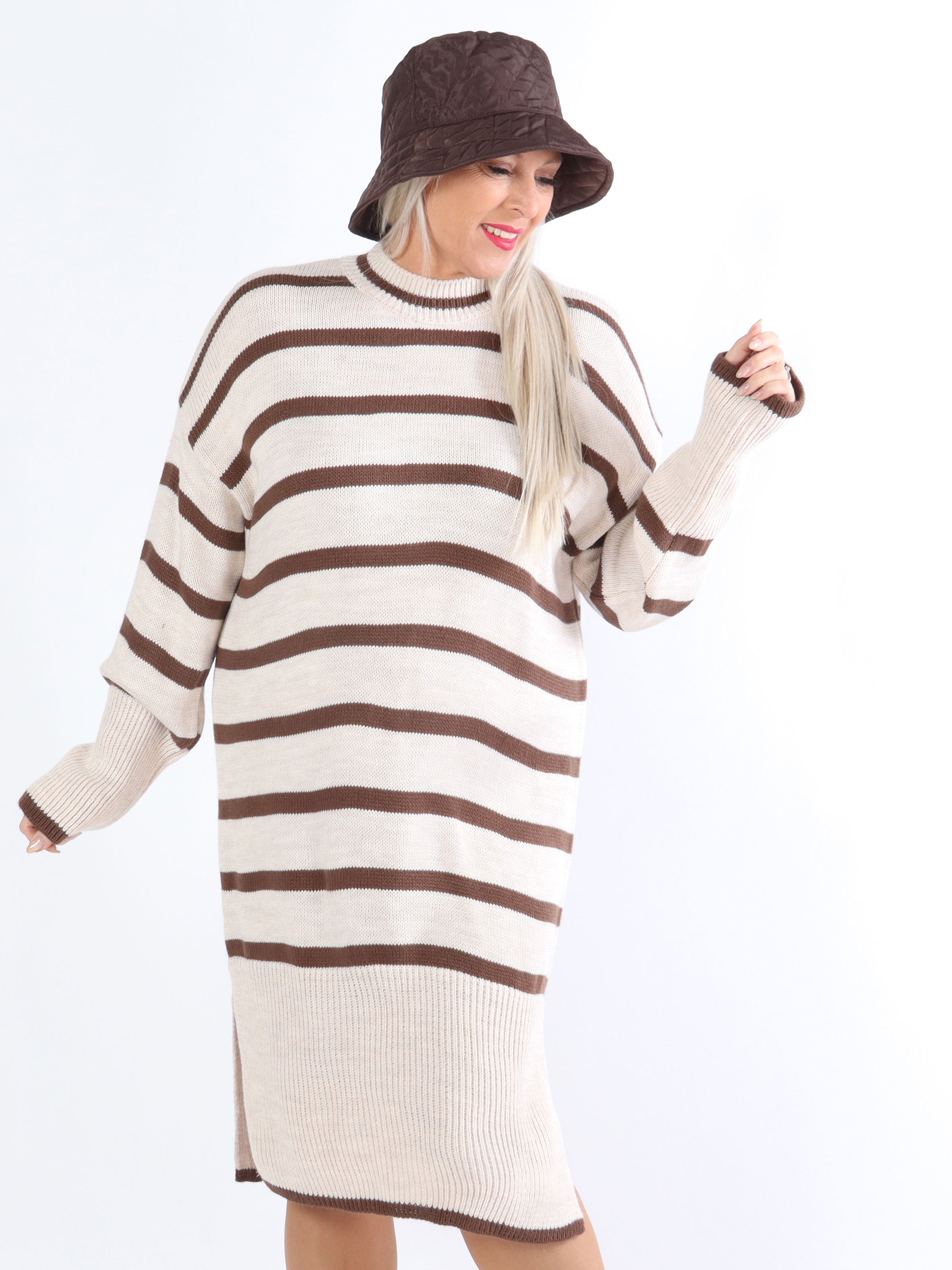 Safiya - Plus size stickad klänning med ränder